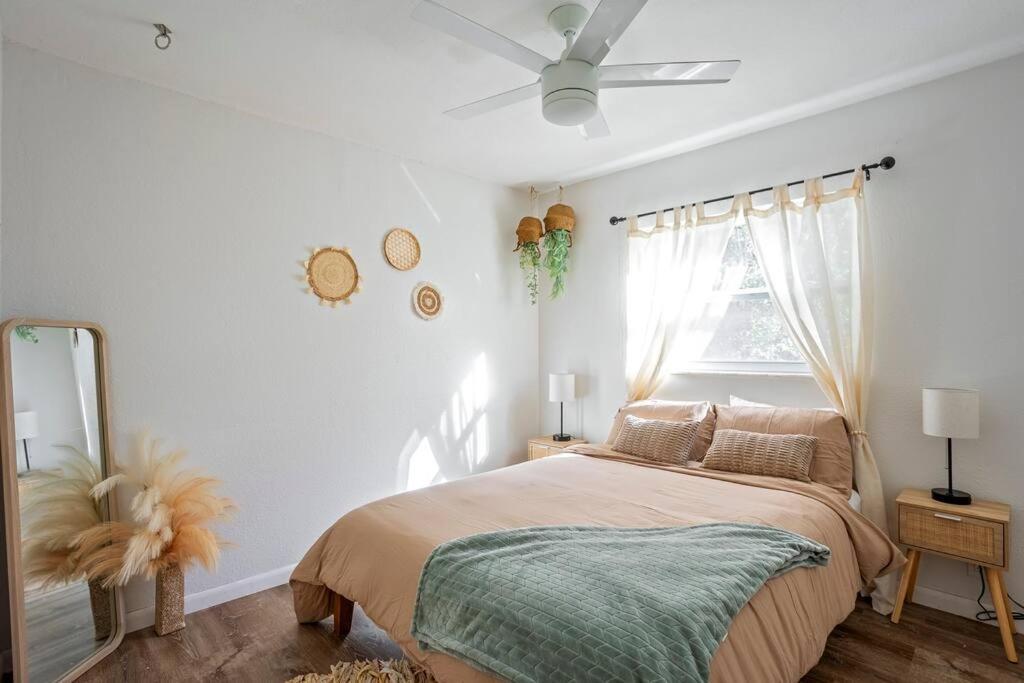 Cozy Lakefront Home W/ Pool -7 Mins From Legoland وينتر هافن المظهر الخارجي الصورة