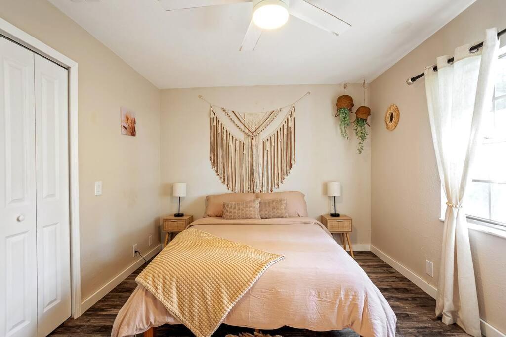 Cozy Lakefront Home W/ Pool -7 Mins From Legoland وينتر هافن المظهر الخارجي الصورة