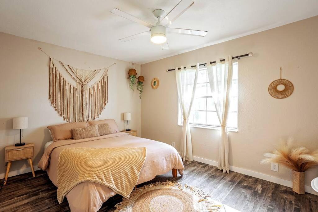 Cozy Lakefront Home W/ Pool -7 Mins From Legoland وينتر هافن المظهر الخارجي الصورة