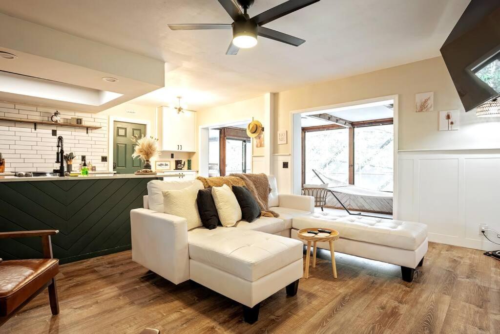 Cozy Lakefront Home W/ Pool -7 Mins From Legoland وينتر هافن المظهر الخارجي الصورة