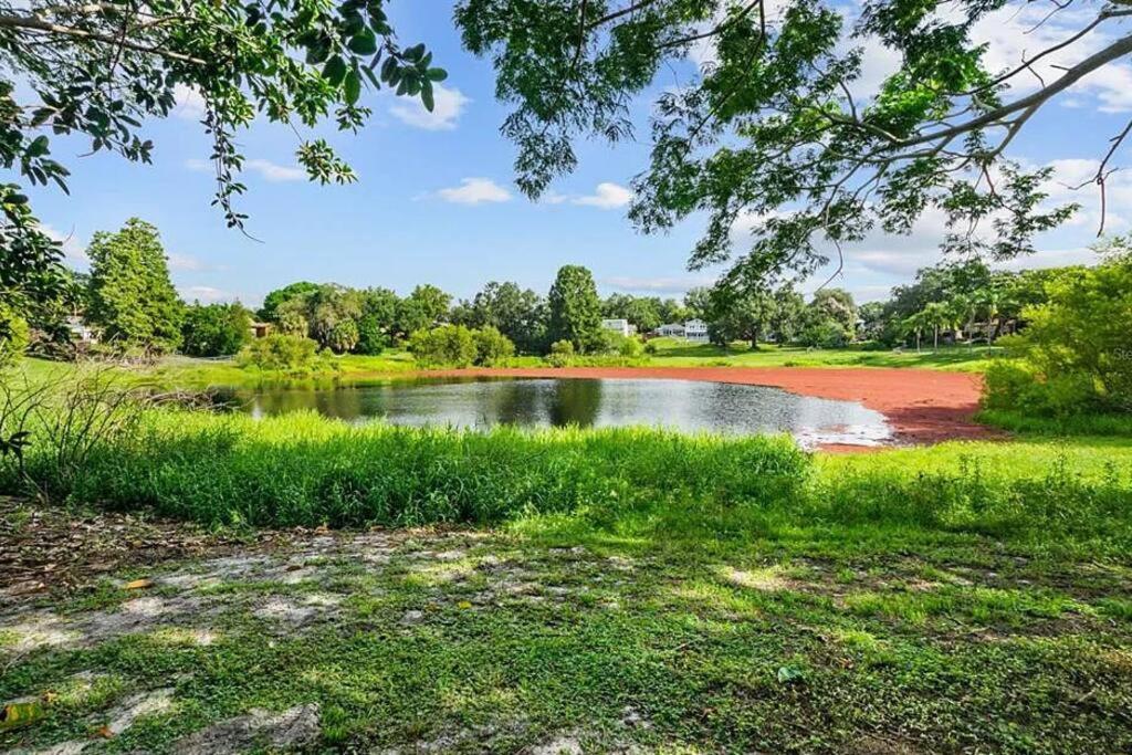 Cozy Lakefront Home W/ Pool -7 Mins From Legoland وينتر هافن المظهر الخارجي الصورة